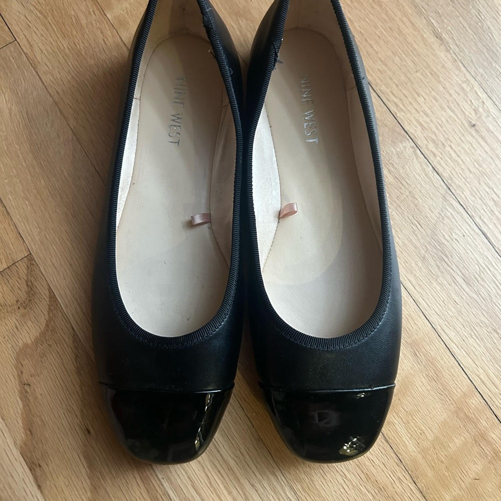Nine West Black Patent Toe Flats Sz 7